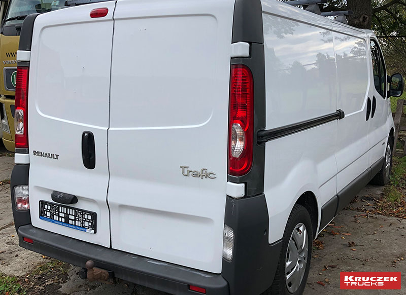 renault trafic sprzedaż busów