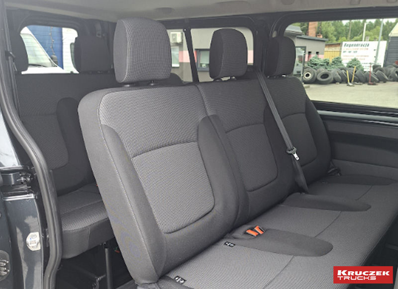 wypożyczalnia busów renault trafic
