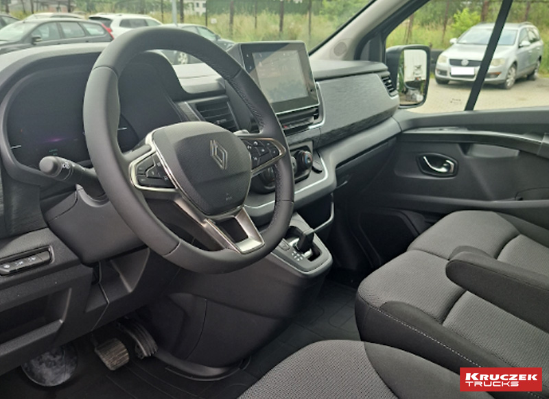 wypożyczalnia busów renault trafic