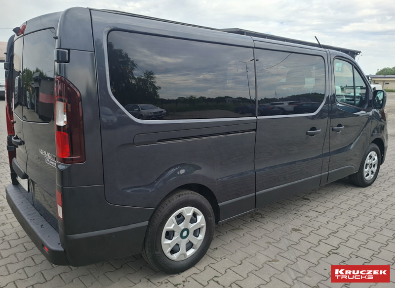 wypożyczalnia busów renault trafic