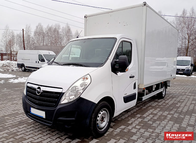 wypożyczalnia busów opel movano